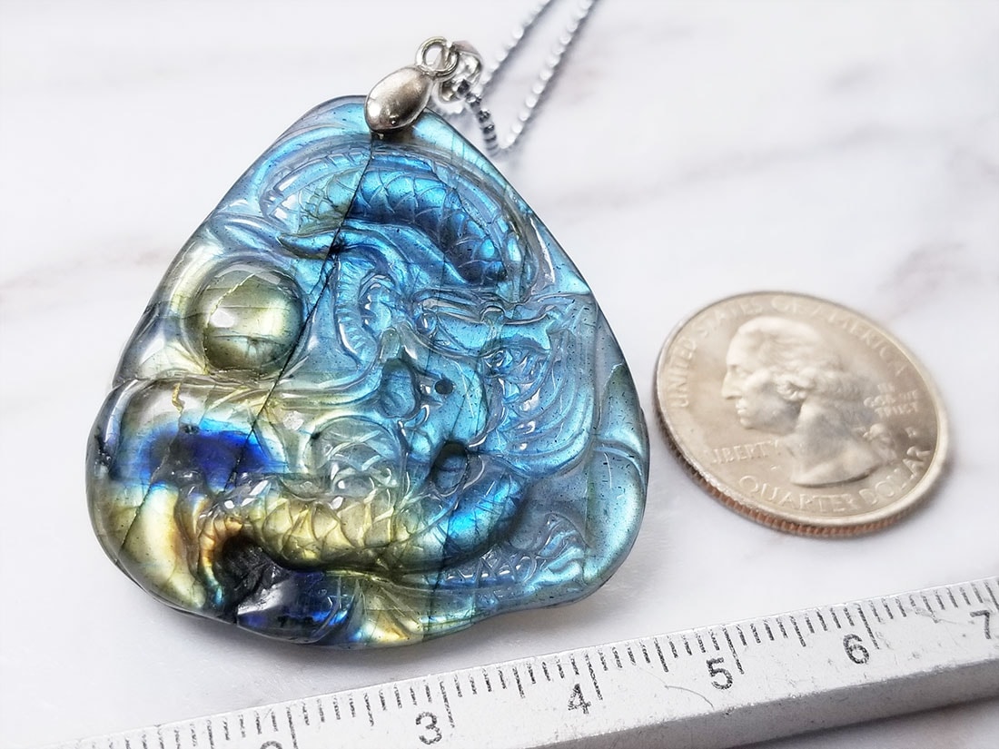 ラブラドライト龍彫刻ペンダントトップ