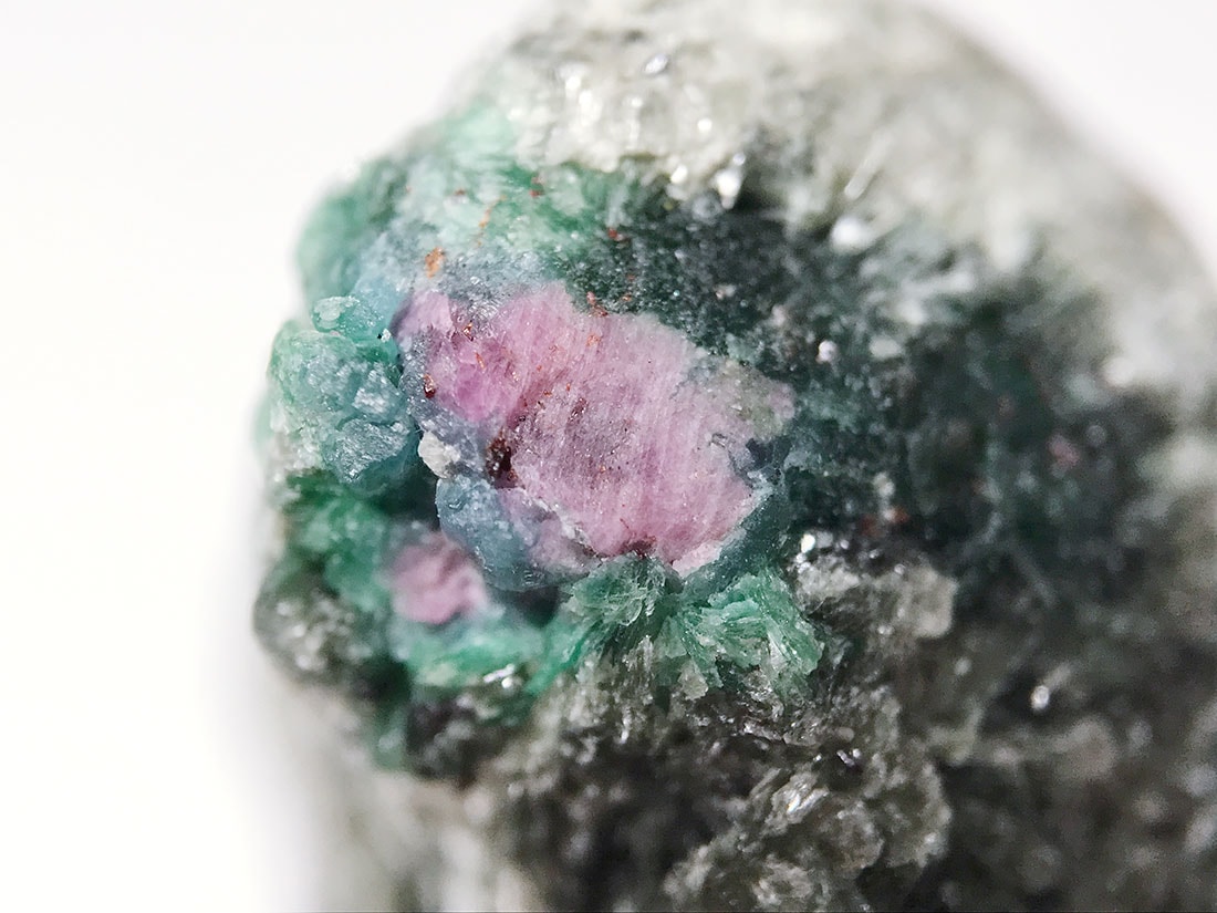 ルビーページ インド産ルビーインフックサイト/Ruby in Fuchsite