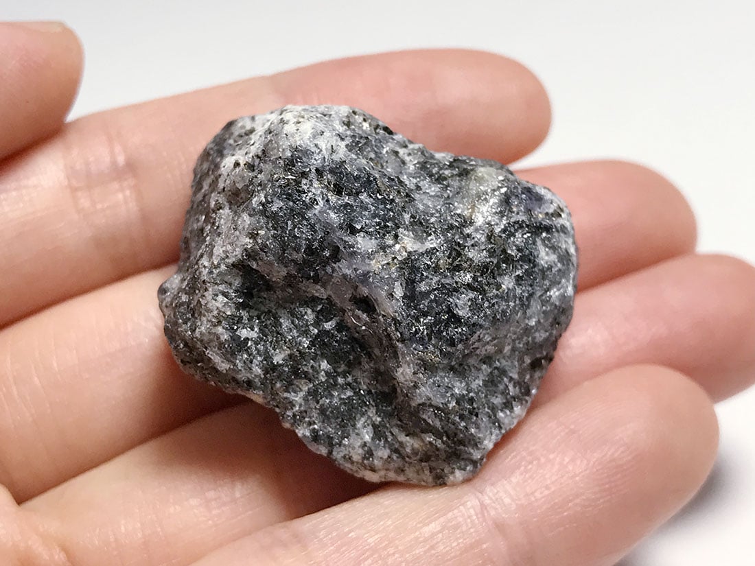 マダガスカル産 アイオライト