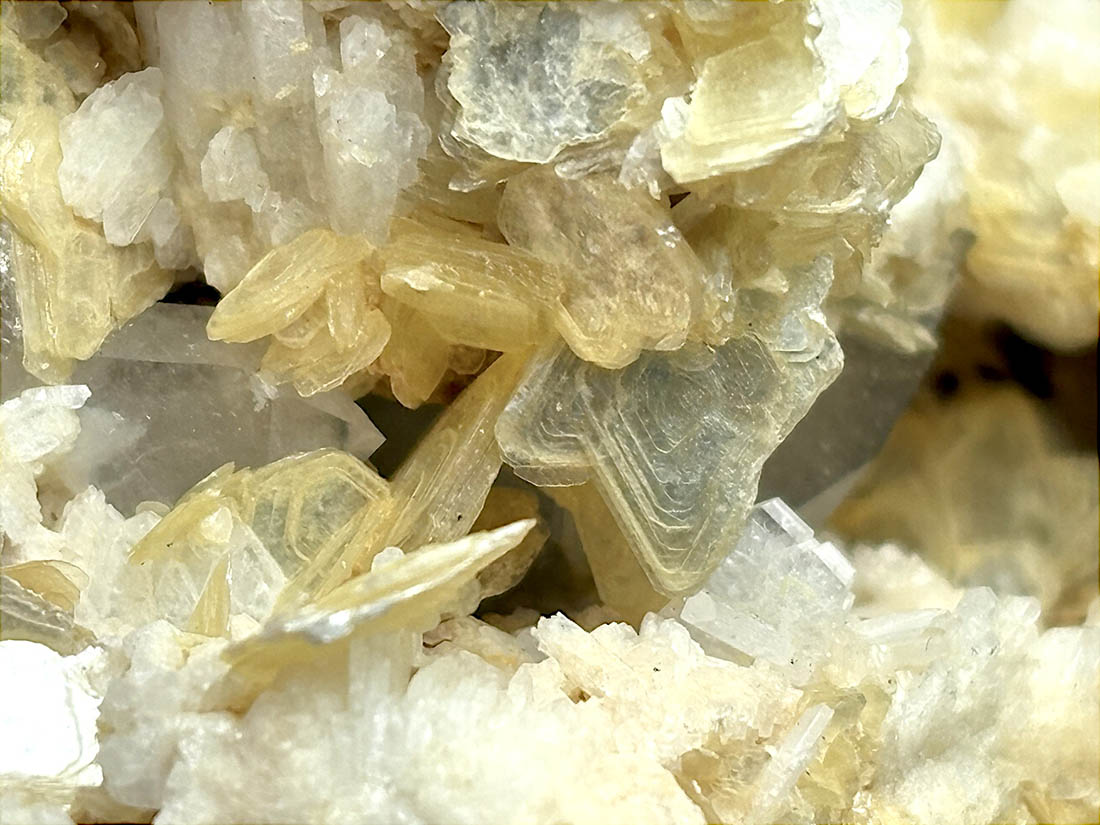 ブラジル産 スターマイカ (モスコバイト) / Twinned Star Shaped