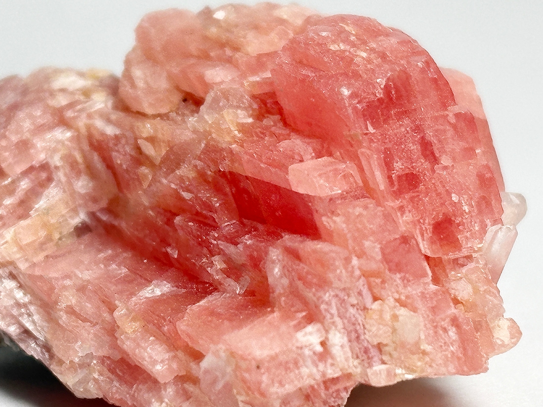広西チワン族自治区産 ロードクロサイト ( 菱マンガン鉱 )/ Rhodochrosite