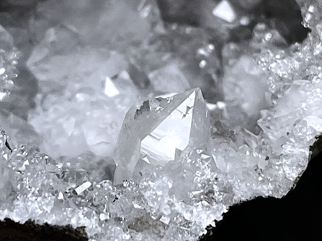 モロッコ産 水晶ジオード ペア / Quartz Geode