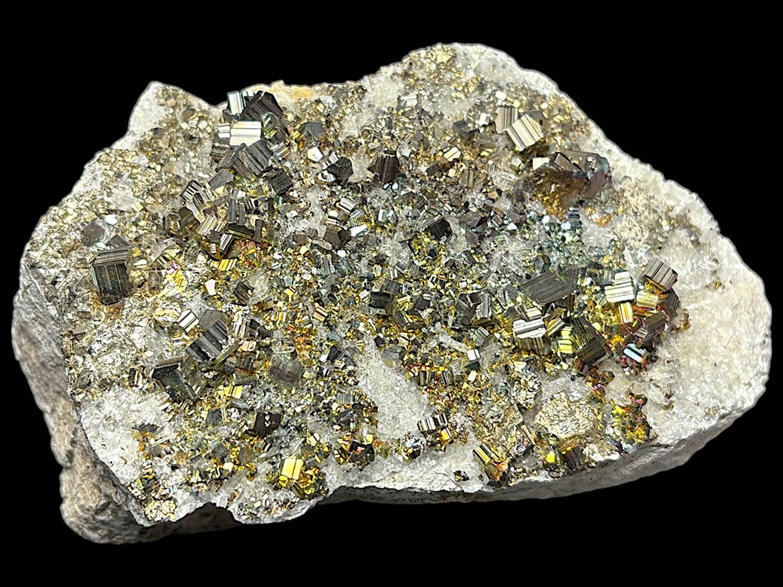 【コレクター向】1kg レインボーパイライト 水晶クラスター 共生 インドネシア コレクター向】1kg レインボーパイライト 水晶クラスター 共生