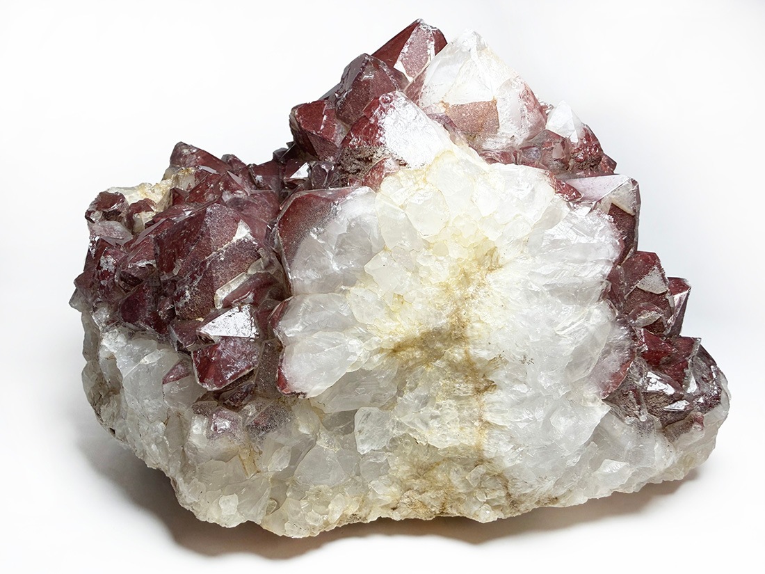 山西省産 レッドクォーツ クラスター(ヘマタイトインクォーツ) / Red