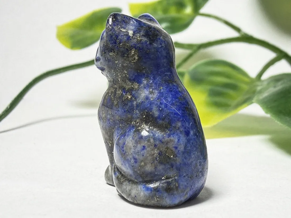 アフガニスタン産 ラピスラズリ ねこ彫刻 / Lapis Lazuli