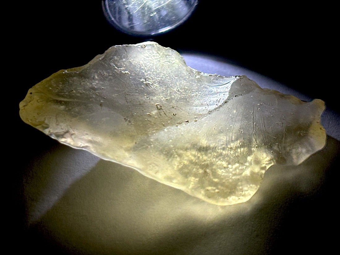 リビアンデザートグラス　原石 リビアンデザートグラス 原石 14.7g【榎本通商76057】 天然石 榎本通商