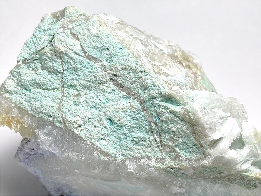 貴州省産 フローライトwithクリソコラ / Fluorite with Chrysocolla