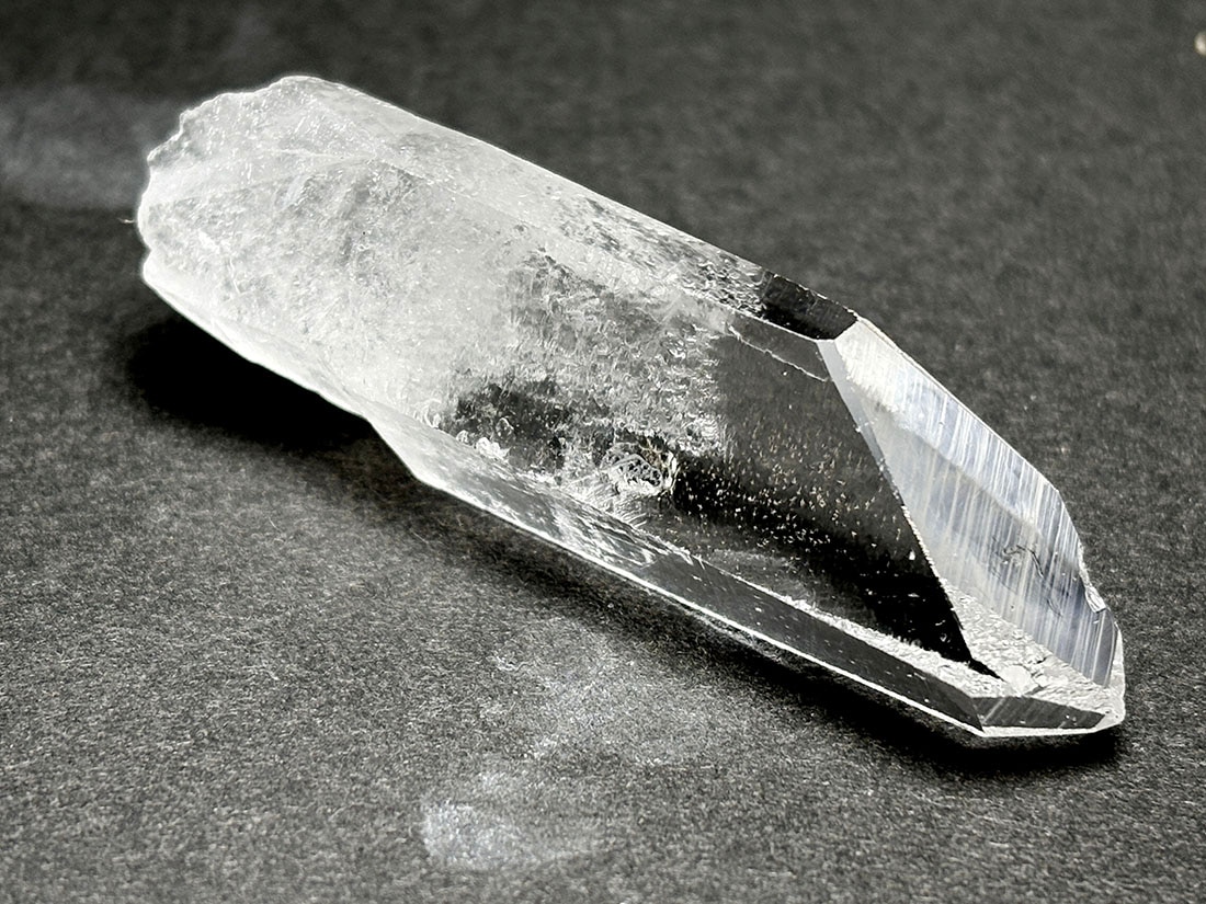 ゼッカデソウザ産 水晶 ポイント / Zecca De Souza Quartz