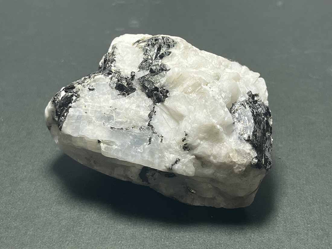 ブルームーンストーン原石特大スライスB Amazon.co.jp: ブルームーンストーン原石スライス特大A : ファッション