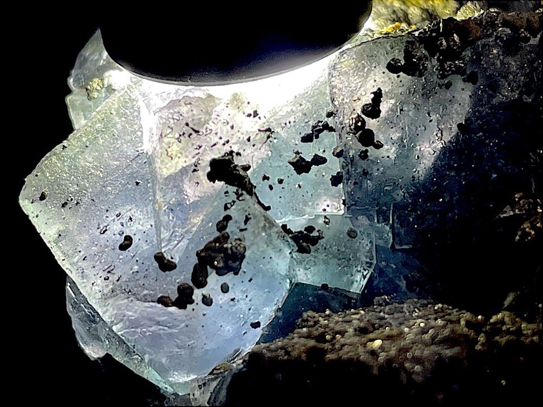 福建省産 フローライト (パイライト/マーカサイト共生) / Fluorite