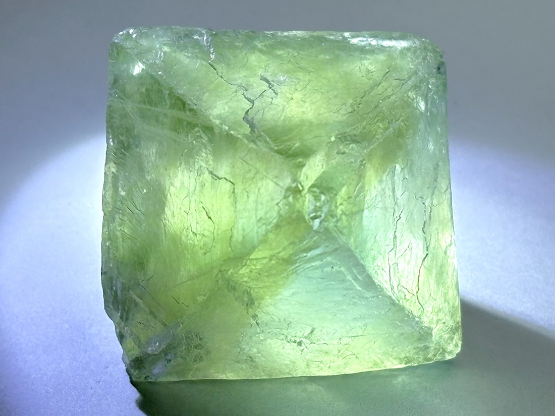 湖南省産 フローライト 八面体 / Fluorite ( 蛍石 )
