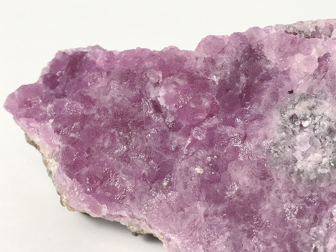 モロッコのコバルト方解石の標本 信じられないほど希少な宝石、モロッコ産コバルト方解石原石標本