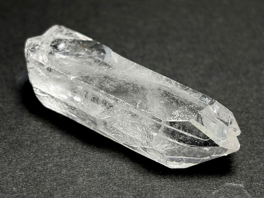 ゼッカデソウザ産 水晶 ポイント / Zecca De Souza Quartz