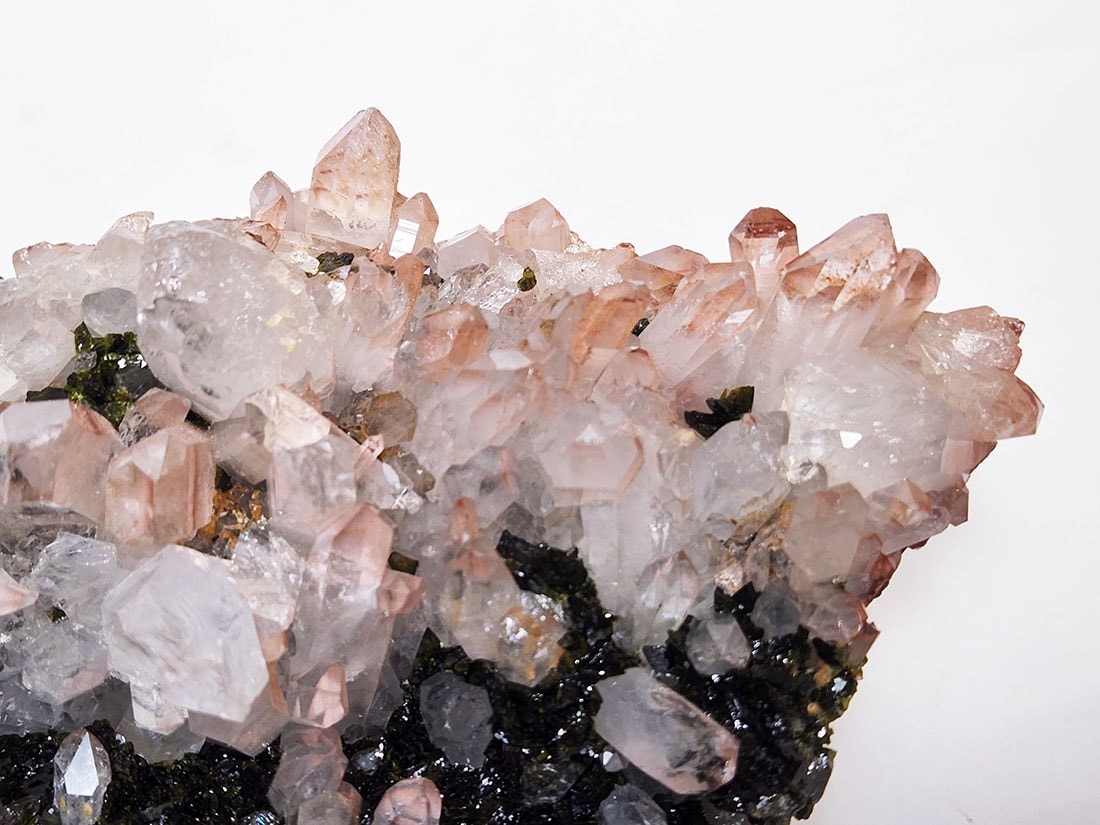 四川省産 エピドートオンクォーツ