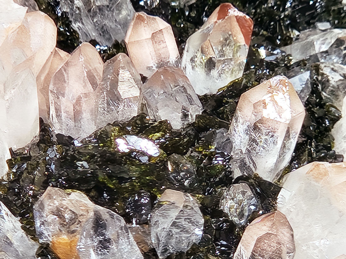 四川省産 エピドートオンクォーツ