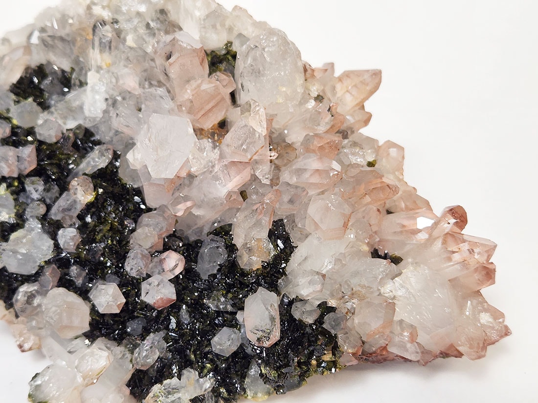 四川省産 エピドートオンクォーツ