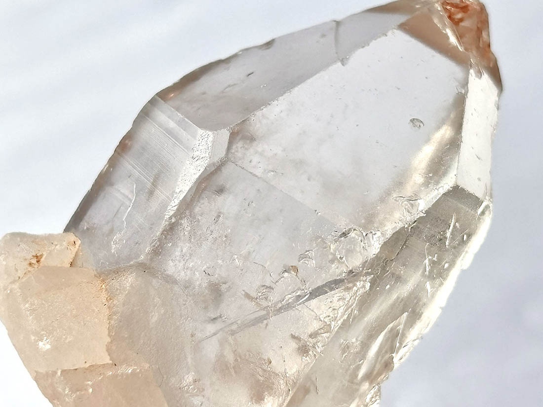 タンザニア産 モンドクォーツ ポイント (雷水晶・ライトニングクォーツ