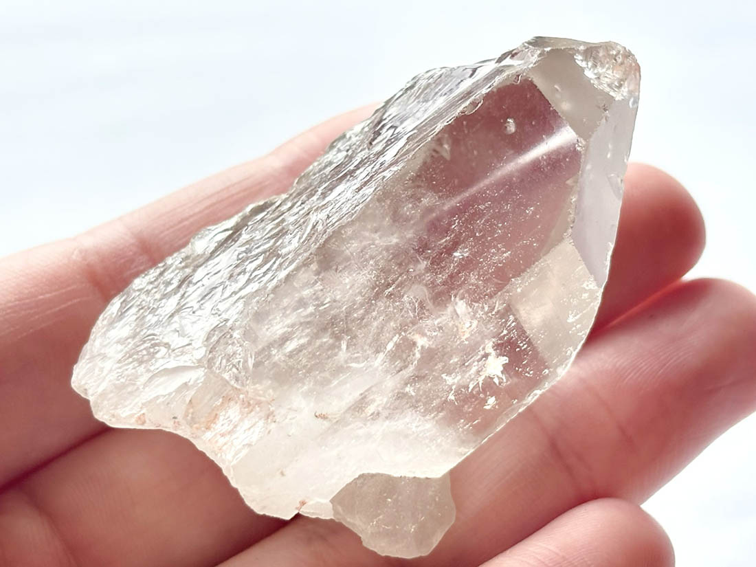 タンザニア産 モンドクォーツ ポイント (雷水晶・ライトニングクォーツ