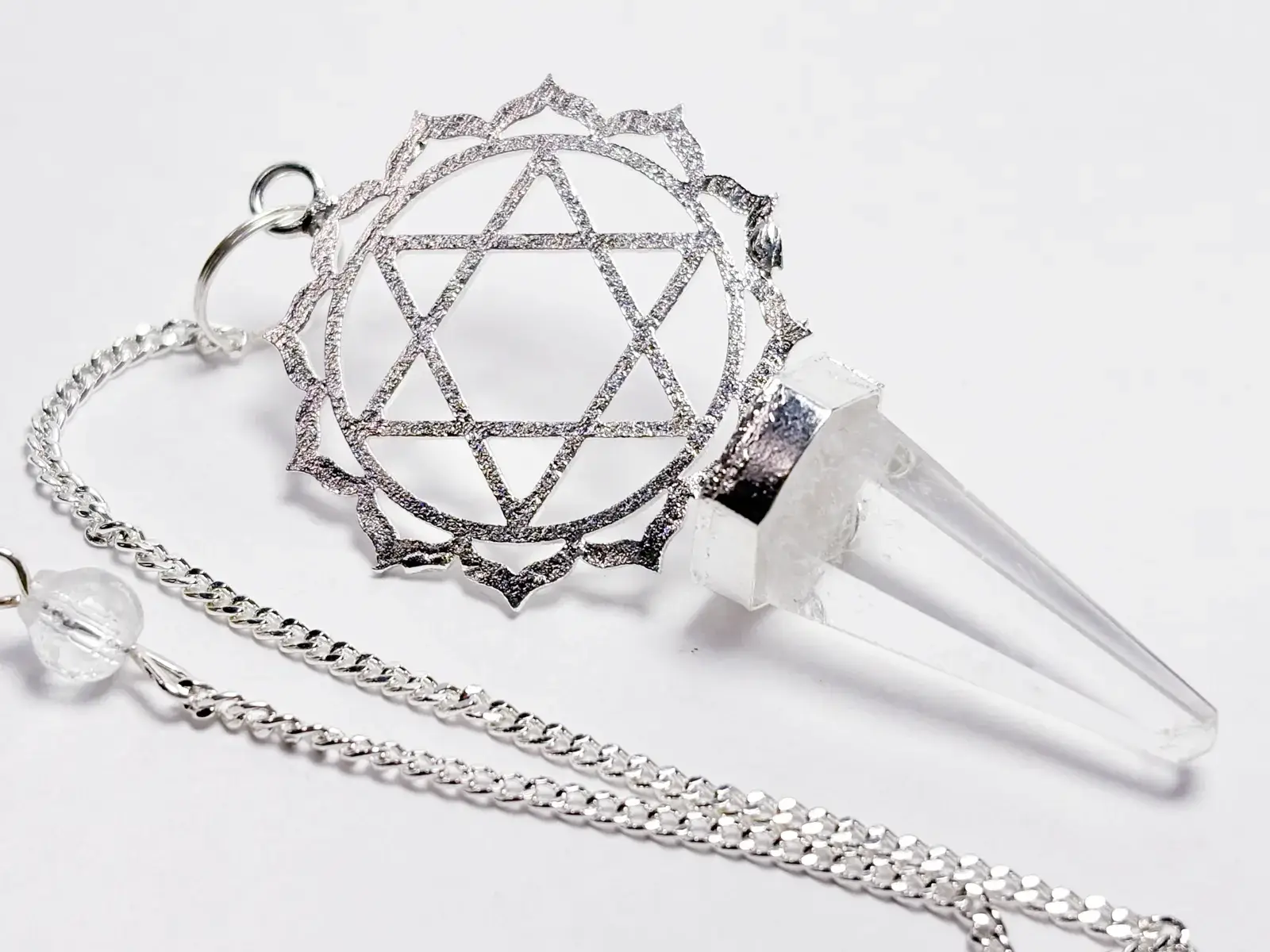 水晶 ペンデュラム(第4チャクラ)/ Quartz Pendulum(Anahata Chakra)