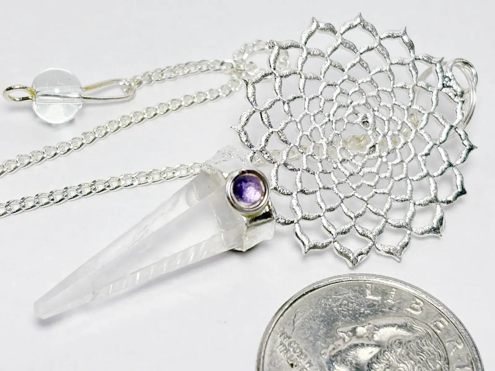 水晶 ペンデュラム(第7チャクラ)/ Quartz Pendulum(Crown Chakra)