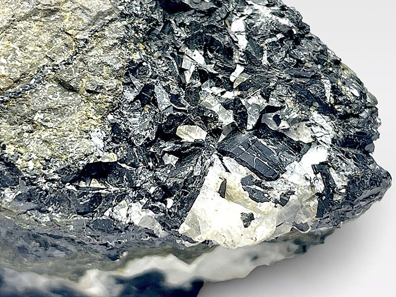 福島県 八茎鉱山産 バビントン石