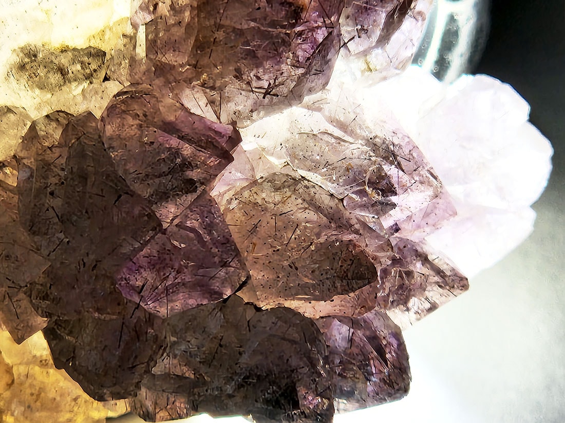 タンザニア産モンドエレスチャルアメジスト/Elestial Amethyst