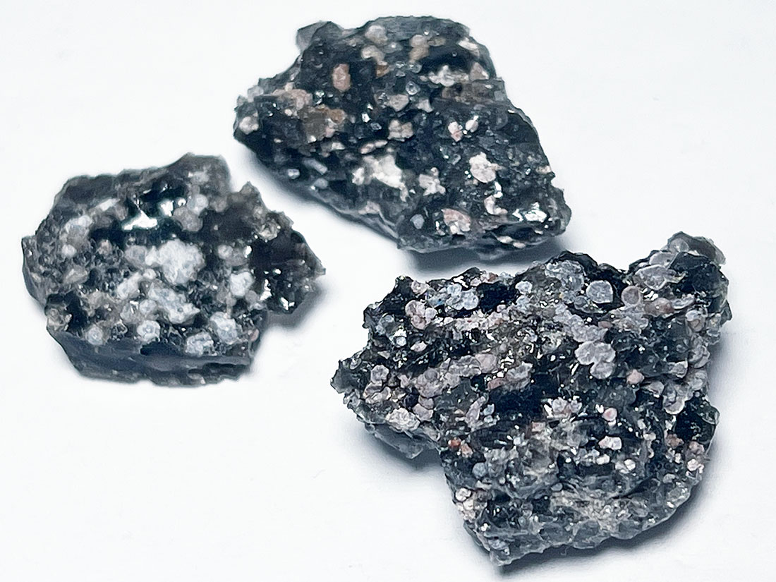 長野県産 黒曜石(クリストバライト共生) 3個セット