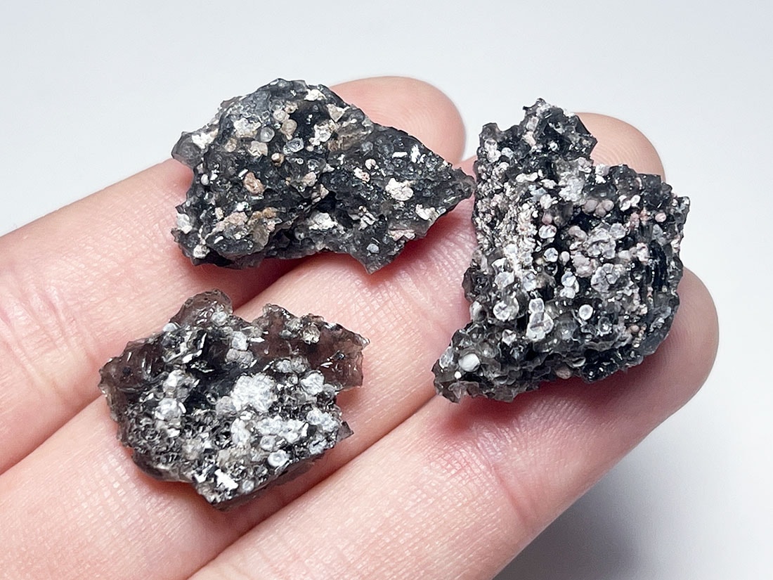 長野県産 黒曜石(クリストバライト共生) 3個セット