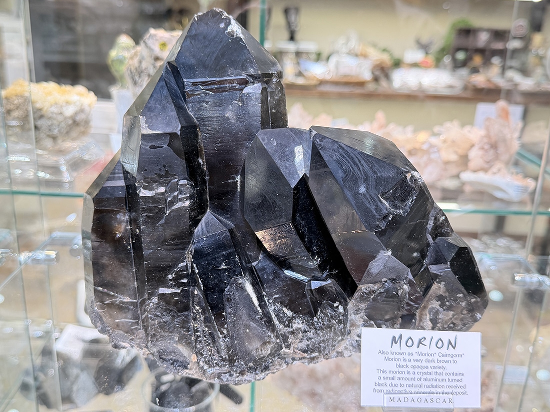 モリオンクラスター　黒水晶 マダガスカル産 モリオン クラスター ( 黒水晶 )/ Morion