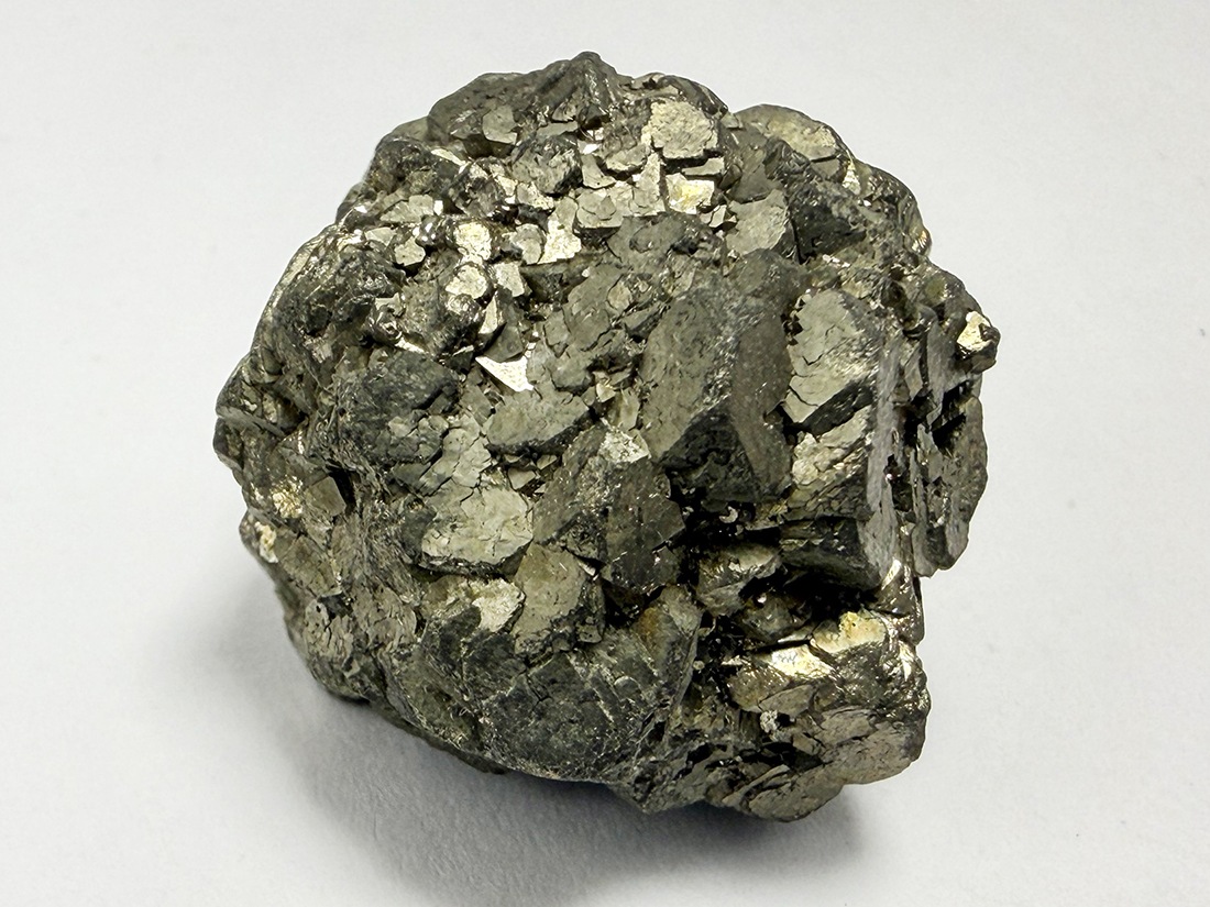 マダガスカル産 球状マーカサイト(白鉄鉱)/Marcasite