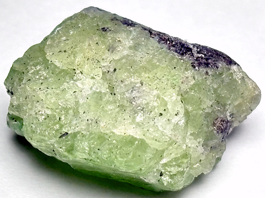 タンザニア産 ツァボライト ( グリーンガーネット )