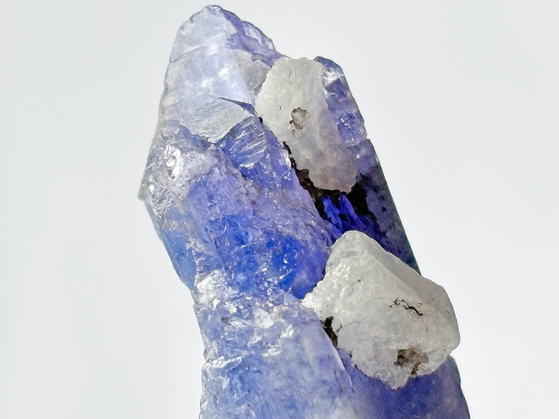 メレラニ鉱山産 タンザナイト ( 灰簾石 ) / Tanzanite