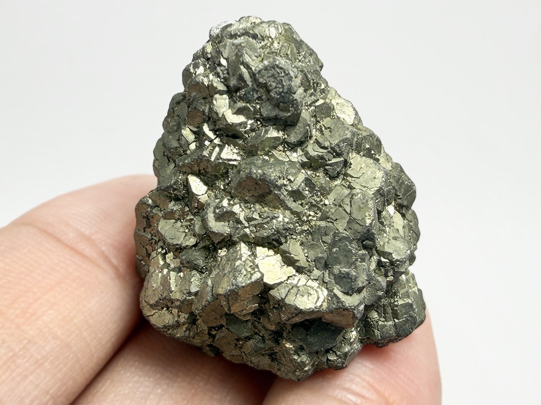 マダガスカル産 球状マーカサイト(白鉄鉱)/Marcasite