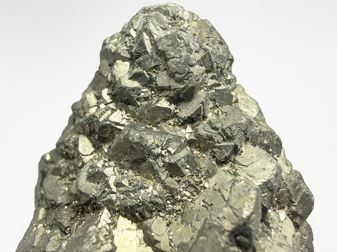 マダガスカル産 球状マーカサイト(白鉄鉱)/Marcasite