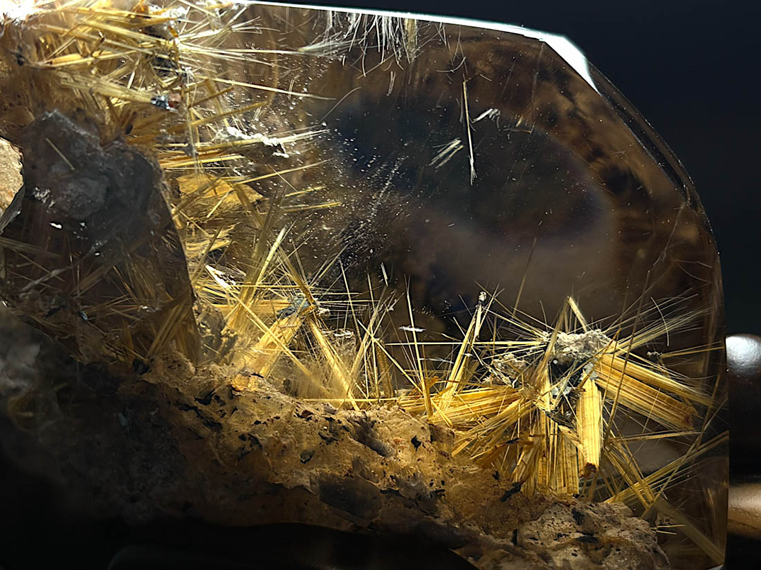 ルチルクォーツ ポリッシュ / Rutilated Quartz (木製台座付き)