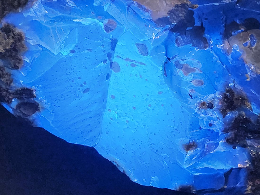 インドネシア・スマトラ産 ブルーアンバー ( 青琥珀 ) / BlueAmber