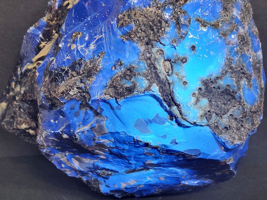 インドネシア・スマトラ産 ブルーアンバー ( 青琥珀 ) / BlueAmber