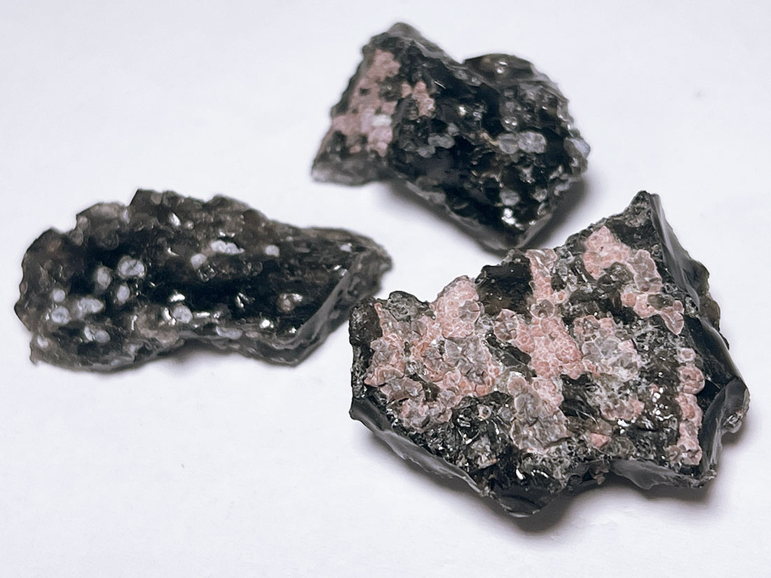 長野県産 黒曜石(クリストバライト共生) 3個セット
