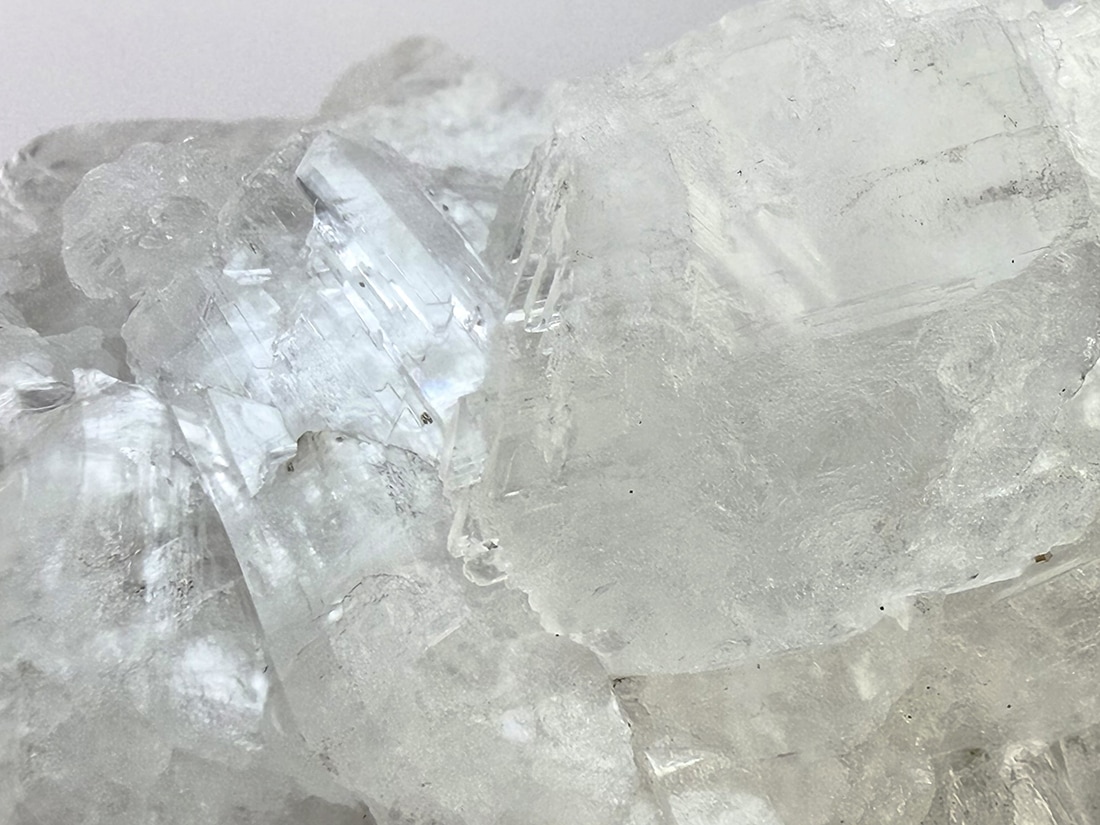 秋田県釈迦内鉱山産 透石膏/Gypsum ( Selenite )