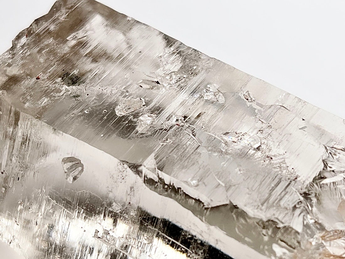 インド・マニハール産 水晶ポイント ( レコードキーパー )【96x49x38mm