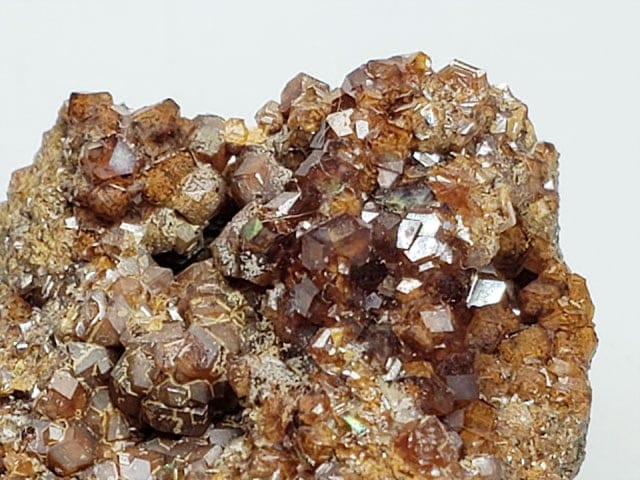 国産鉱物灰鉄柘榴石母岩付き標本レインボーガーネット奈良県産