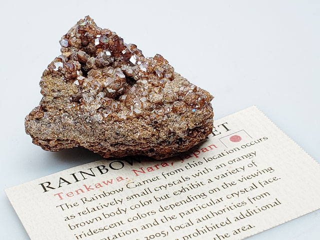 奈良県吉野郡天川村行者還岳産 灰鉄柘榴石(レインボーガーネット)