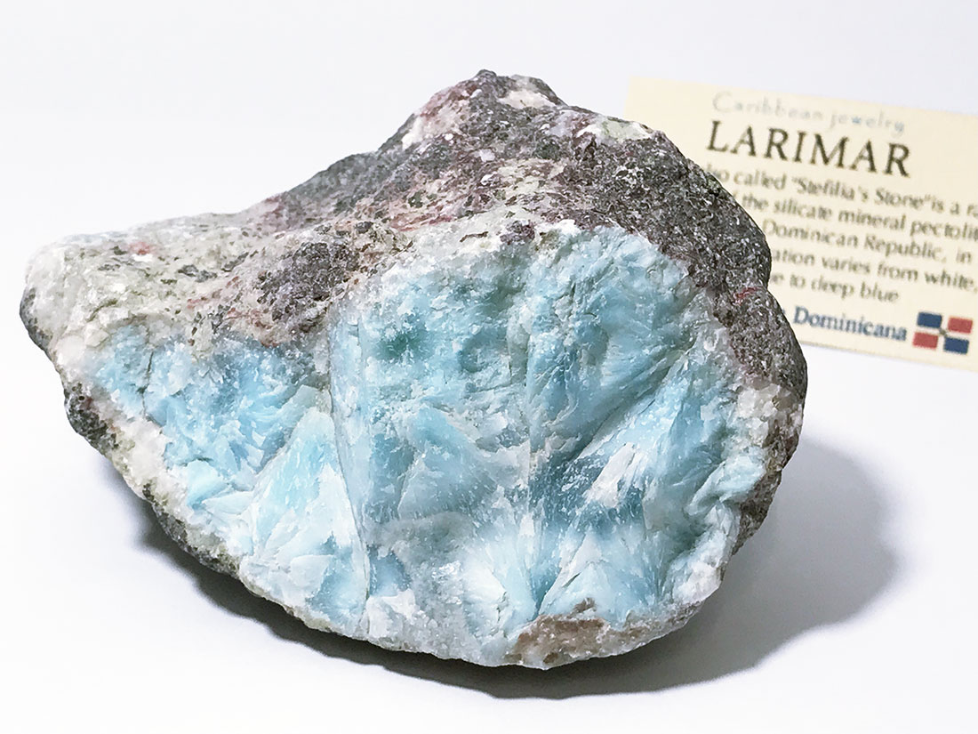 ドミニカ共和国産 ラリマー(ソーダ珪灰石)/Larimar