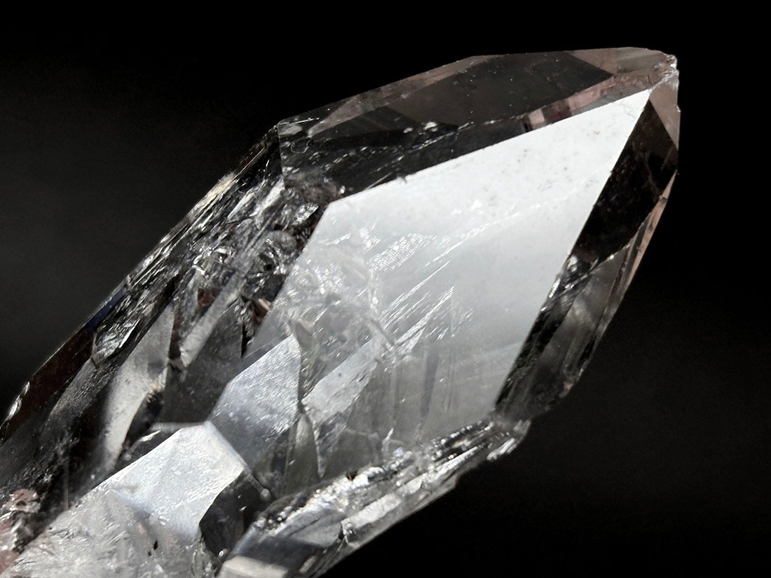 ゼッカデソウザ産 水晶ポイント (Zwcca De Souza)