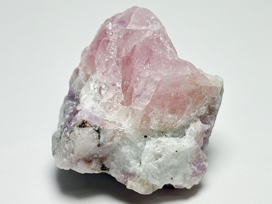 ナイジェリア産 モルガナイト with クンツァイト / Morganite (緑柱石)
