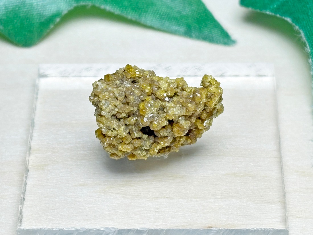 イエローガーネット 秩父鉱山産1.7㌔ 鑑賞石 観賞石 水石 天然石 国産鉱物 埼玉県秩父鉱山産 グロッシュラーガーネット/ Grossular Garnet ( 灰礬