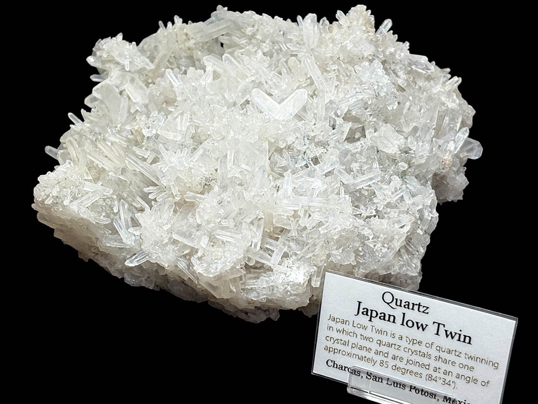 メキシコ産 水晶 日本式双晶 クラスター / Japan Low-Twinned Quartz