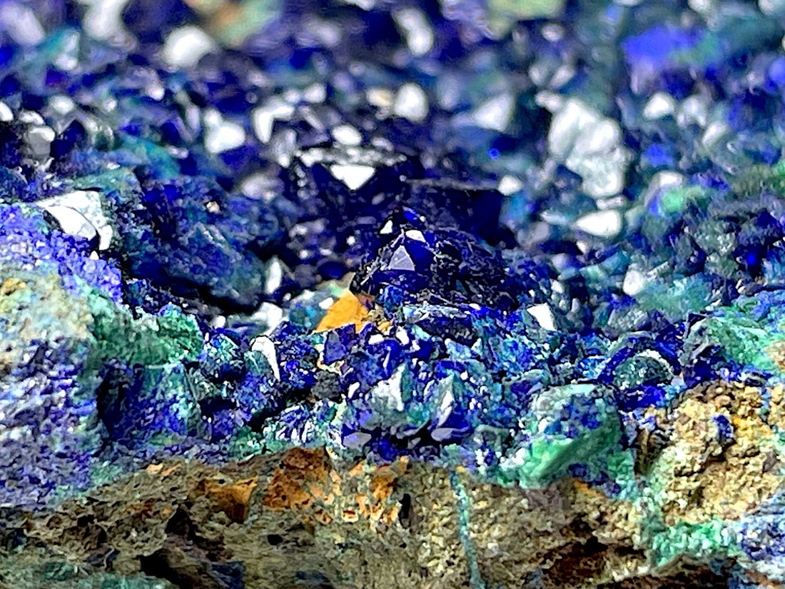 安徽省産アズライト with マラカイト/Azurite with Malachite (藍銅鉱)
