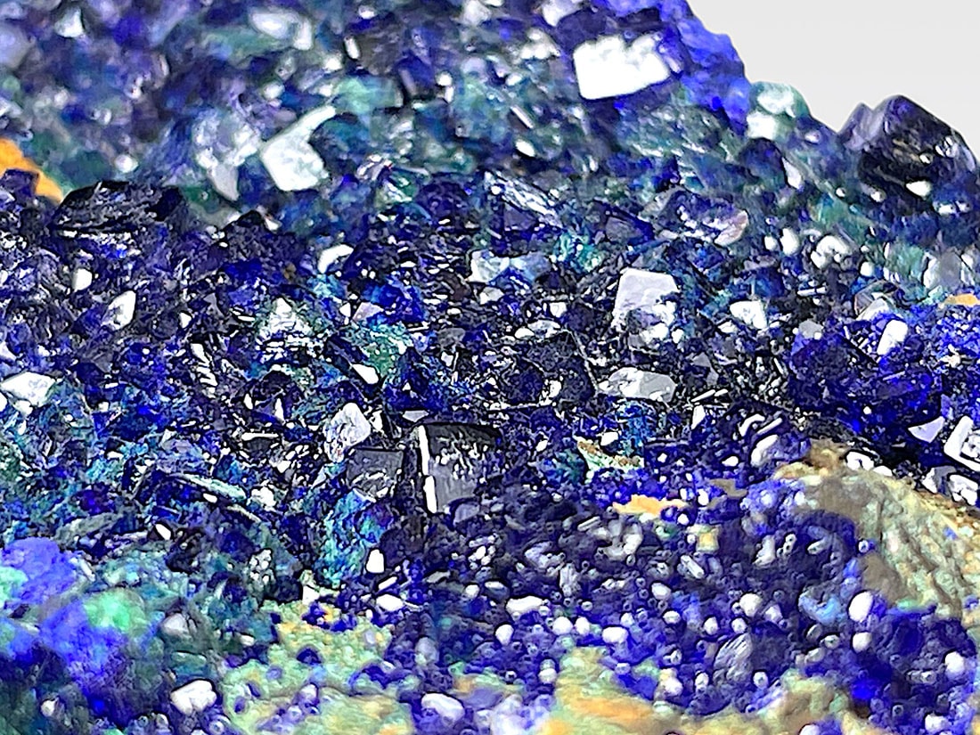 安徽省産アズライト with マラカイト/Azurite with Malachite (藍銅鉱)