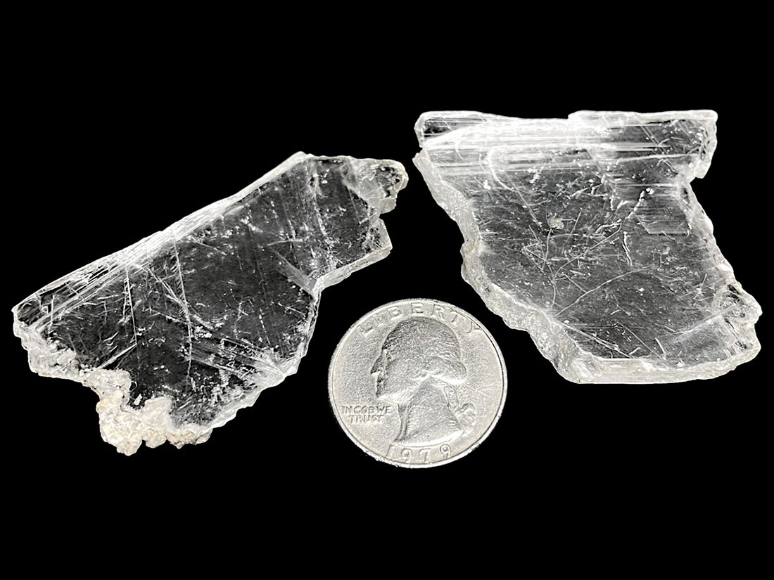 秋田県花輪鉱山産 透石膏 / Gypsum (Selenite)